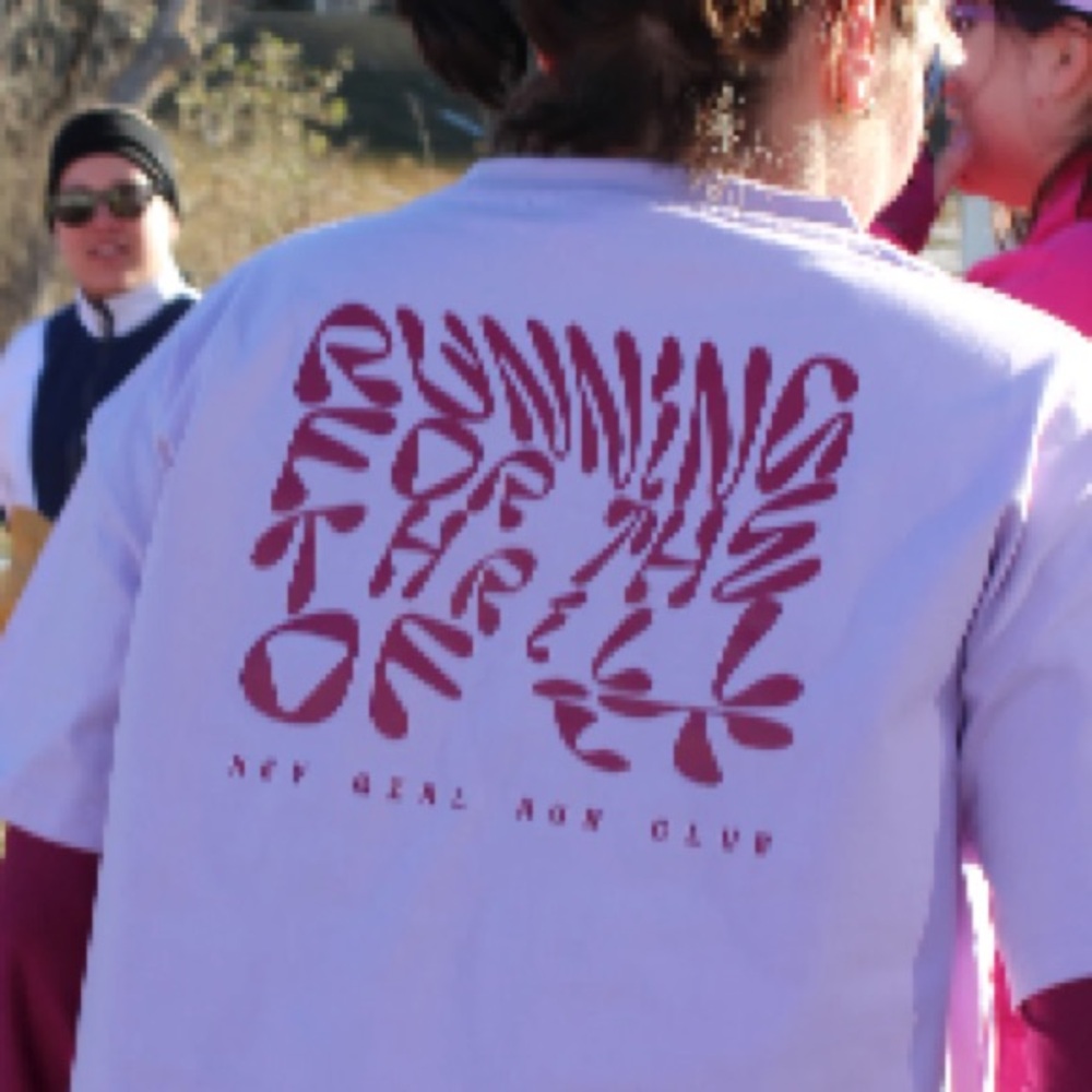 Hey Girl Run Run Club Tee in Lavender